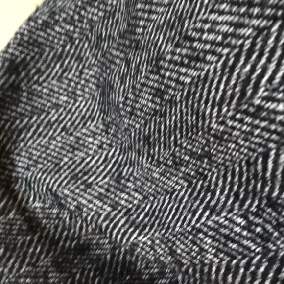 H&M Skirt - Picture 3 of 5